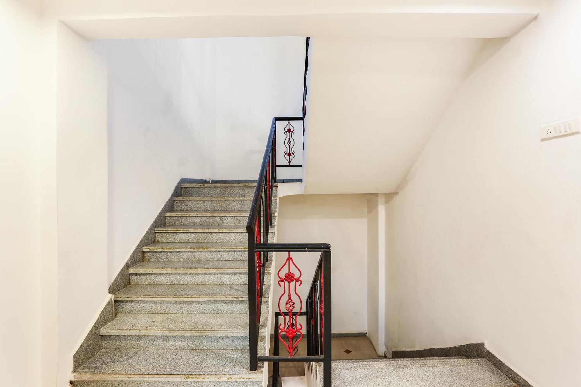 Capital O Arsh Executive Inn Mumbai Exterior photo